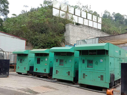 金安先进的应急发电机系统中智能监测和控制系统如何确保电压稳定？