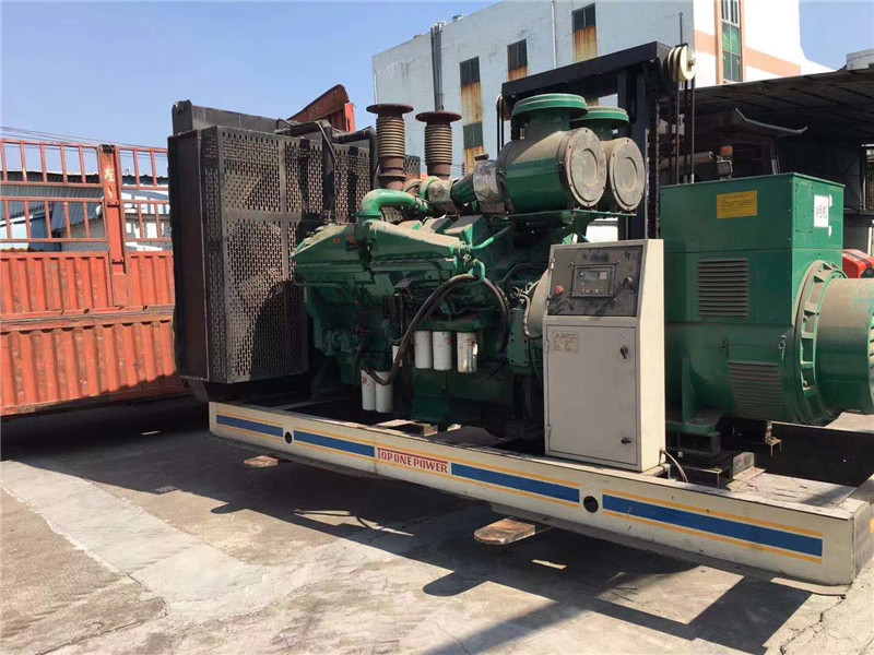 金安如何判断柴油发电机组的机油温度是否达到了合适的预热温度？