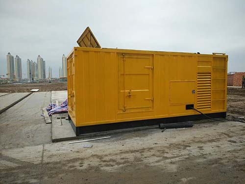 金安合同中关于乙方责任导致工期延误的赔偿标准应该如何制定？